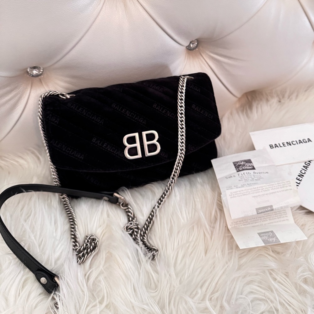 Balenciaga BB Chain Round Shoulder Quilted Velvet Bag - Picture 3 of 14